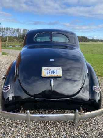 Ford V8 flathead  V8 Deluxe business coupe